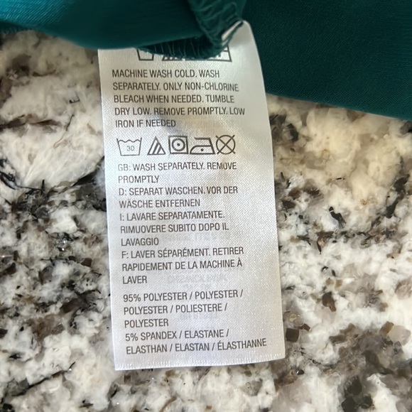 THREE Halston Essentials Turtlenecks - Large - Picture 5 of 5